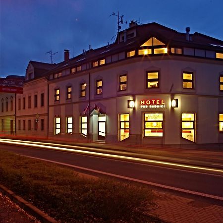 Hotel Pod Radnici 顺佩尔克 外观 照片