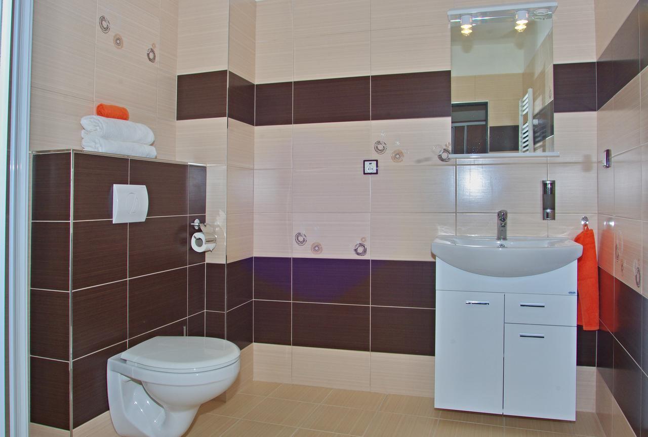 Hotel Pod Radnici 顺佩尔克 外观 照片