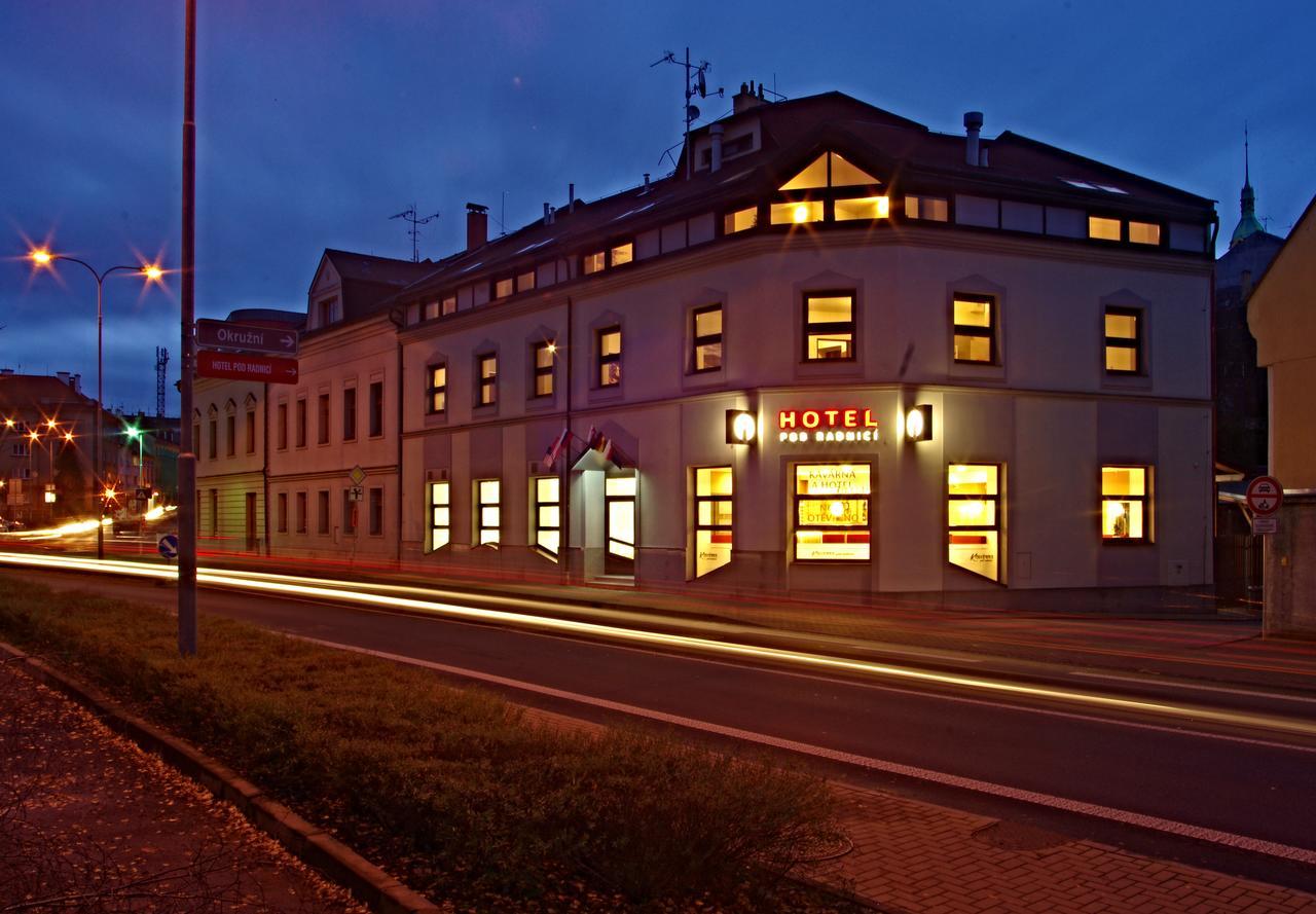 Hotel Pod Radnici 顺佩尔克 外观 照片